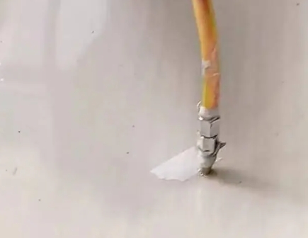 沙洋瓷砖空鼓维修公司专业解答在瓷砖铺贴过程中，如果使用的砂料过粗（如全部使用了粗砂），可能会导致以下问题